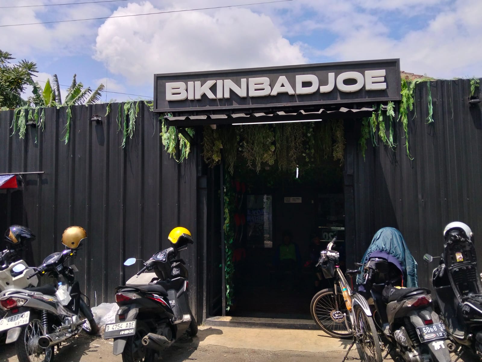 Tampak depan workshop Bikinbadjoe